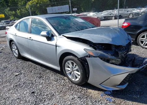 2025 Toyota Camry Le z USA, uszkodzony, nr VIN 4T1DAACK8SU186251